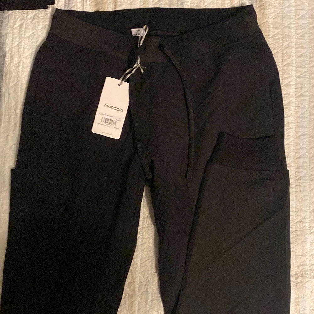 Mandala Jogger Scrub pants NWT!
